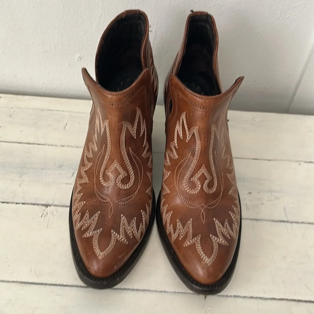 Ariat Dixon Western Round Toe Brown Leather Ankle Boots 6